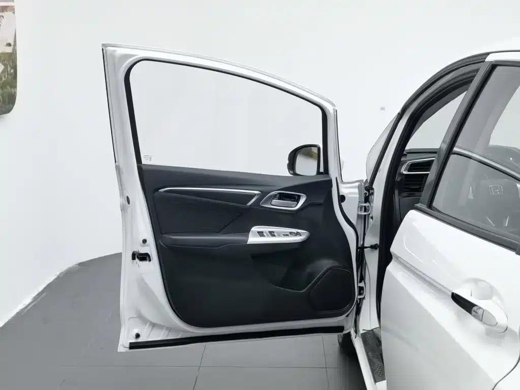 Honda Fit 2016 1.5L LXS CVT Comfort Sunroof Edition — миниатюра 8
