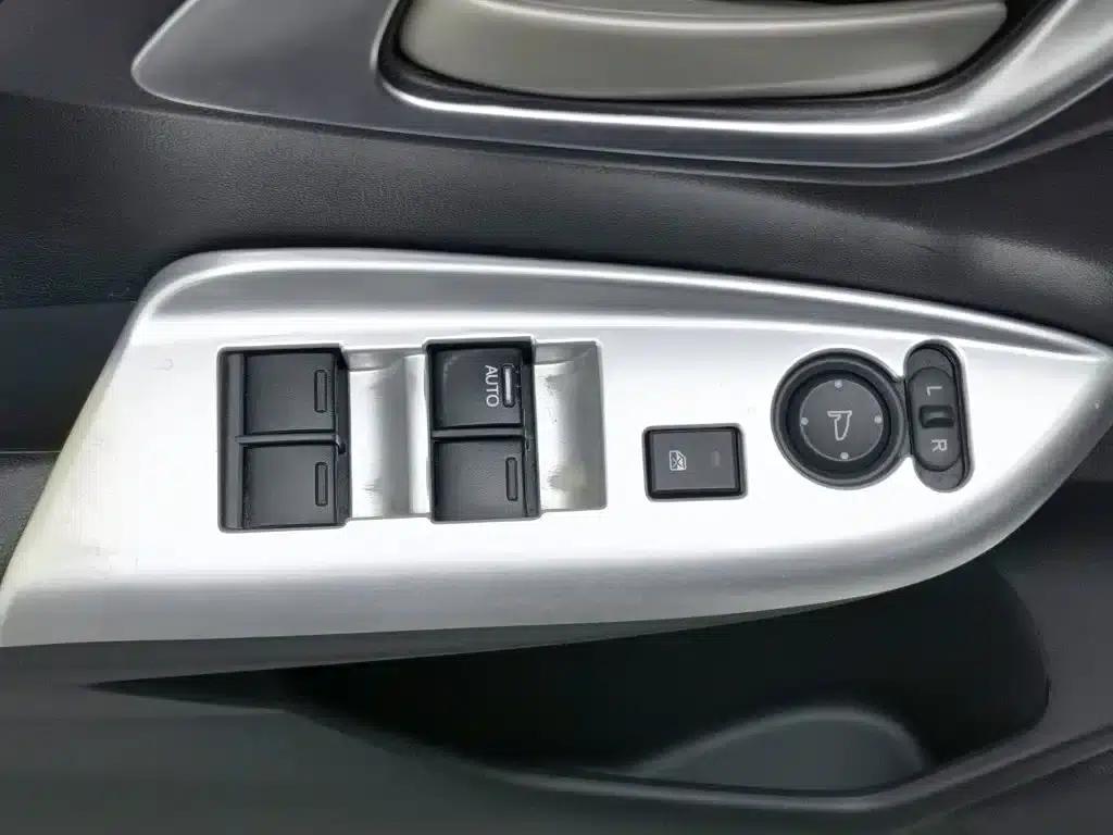 Honda Fit 2016 1.5L LXS CVT Comfort Sunroof Edition — миниатюра 9
