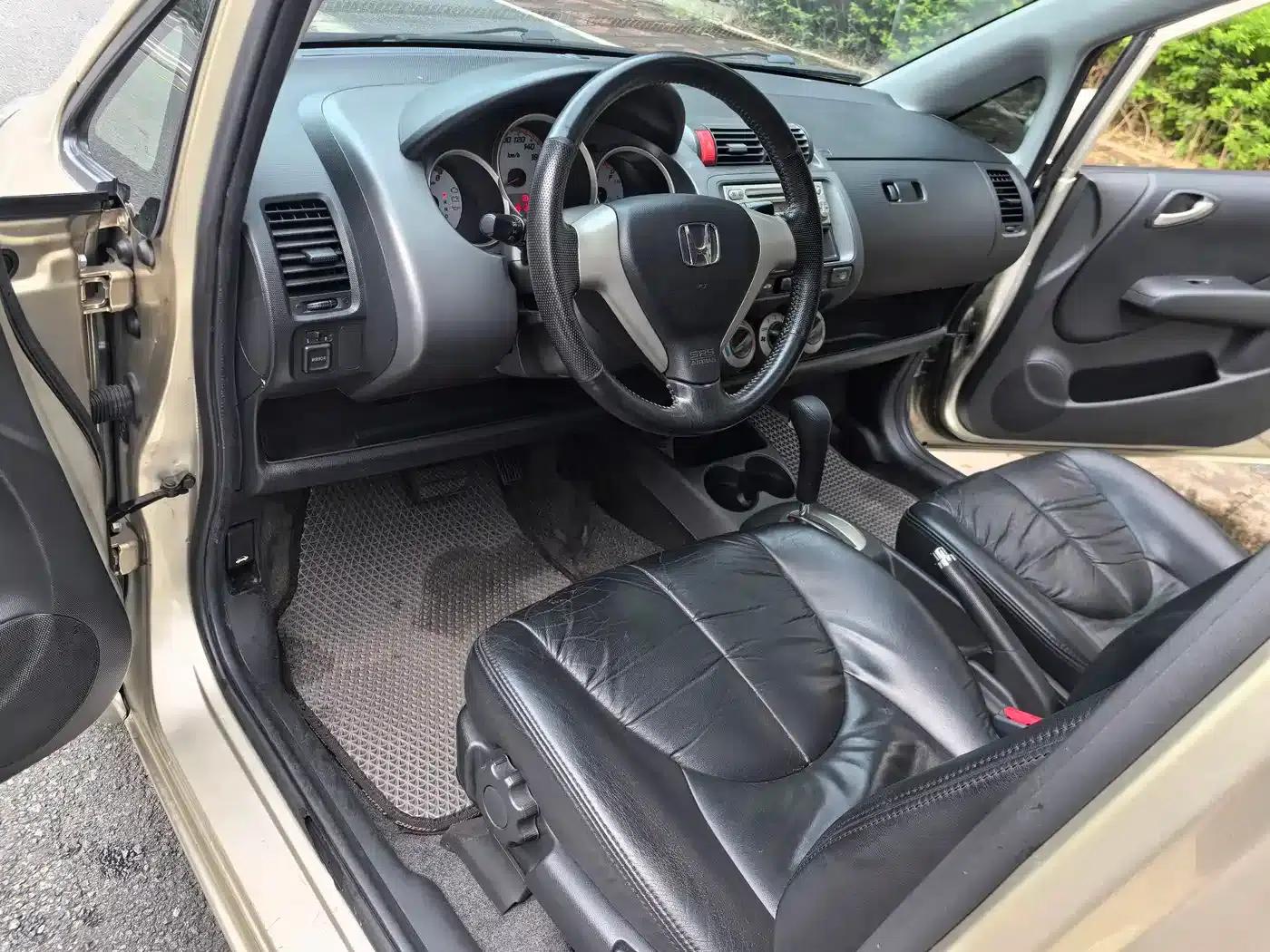 Honda Fit 2005 1.5 CVT — миниатюра 13