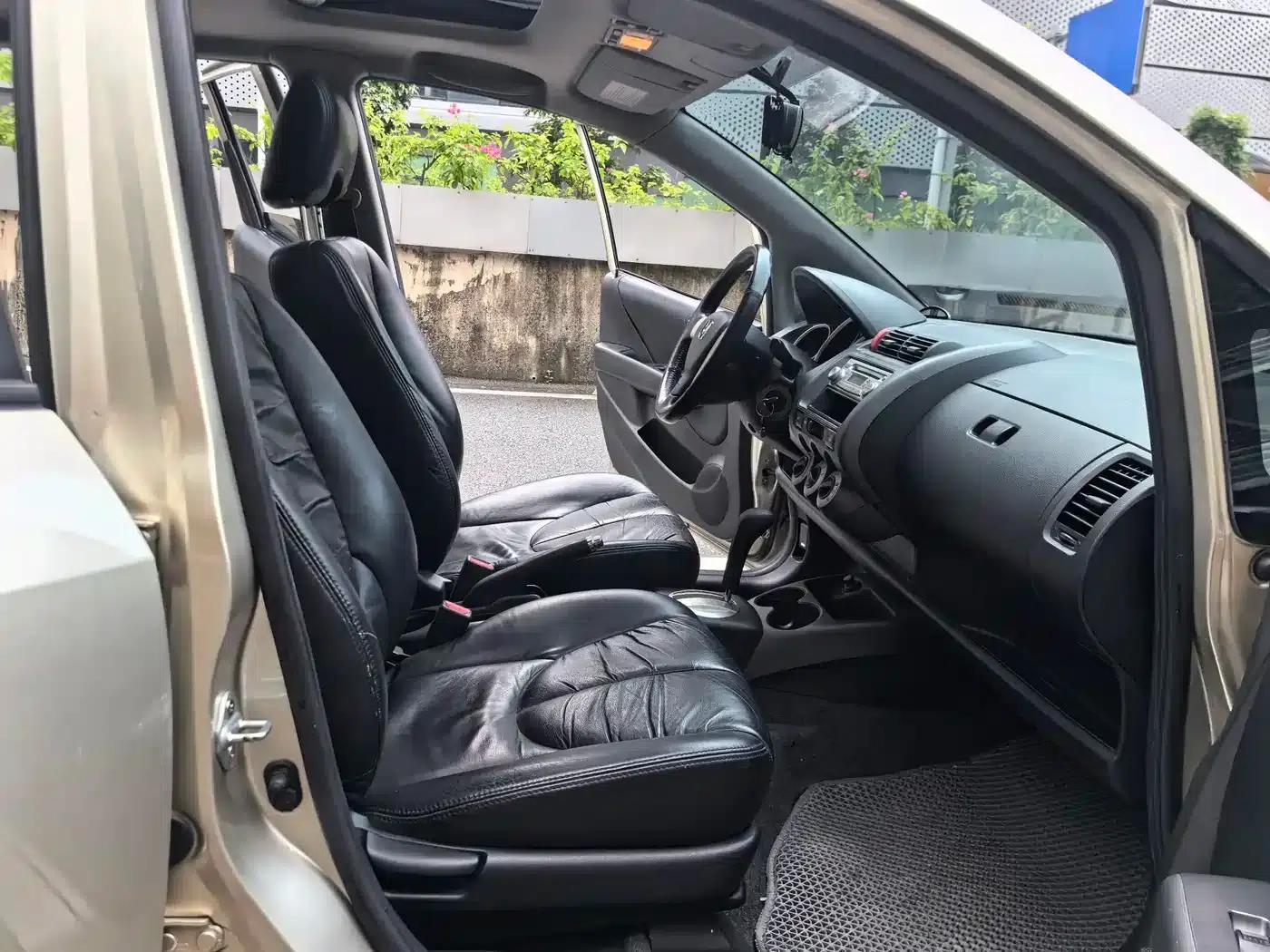 Honda Fit 2005 1.5 CVT — миниатюра 19
