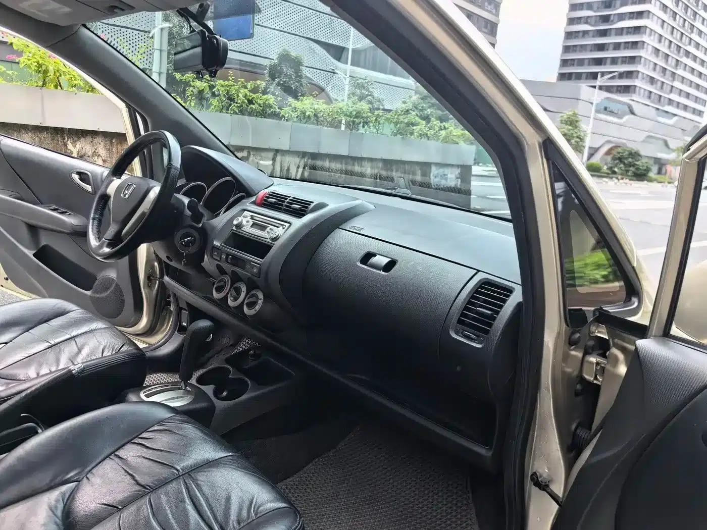 Honda Fit 2005 1.5 CVT — миниатюра 20