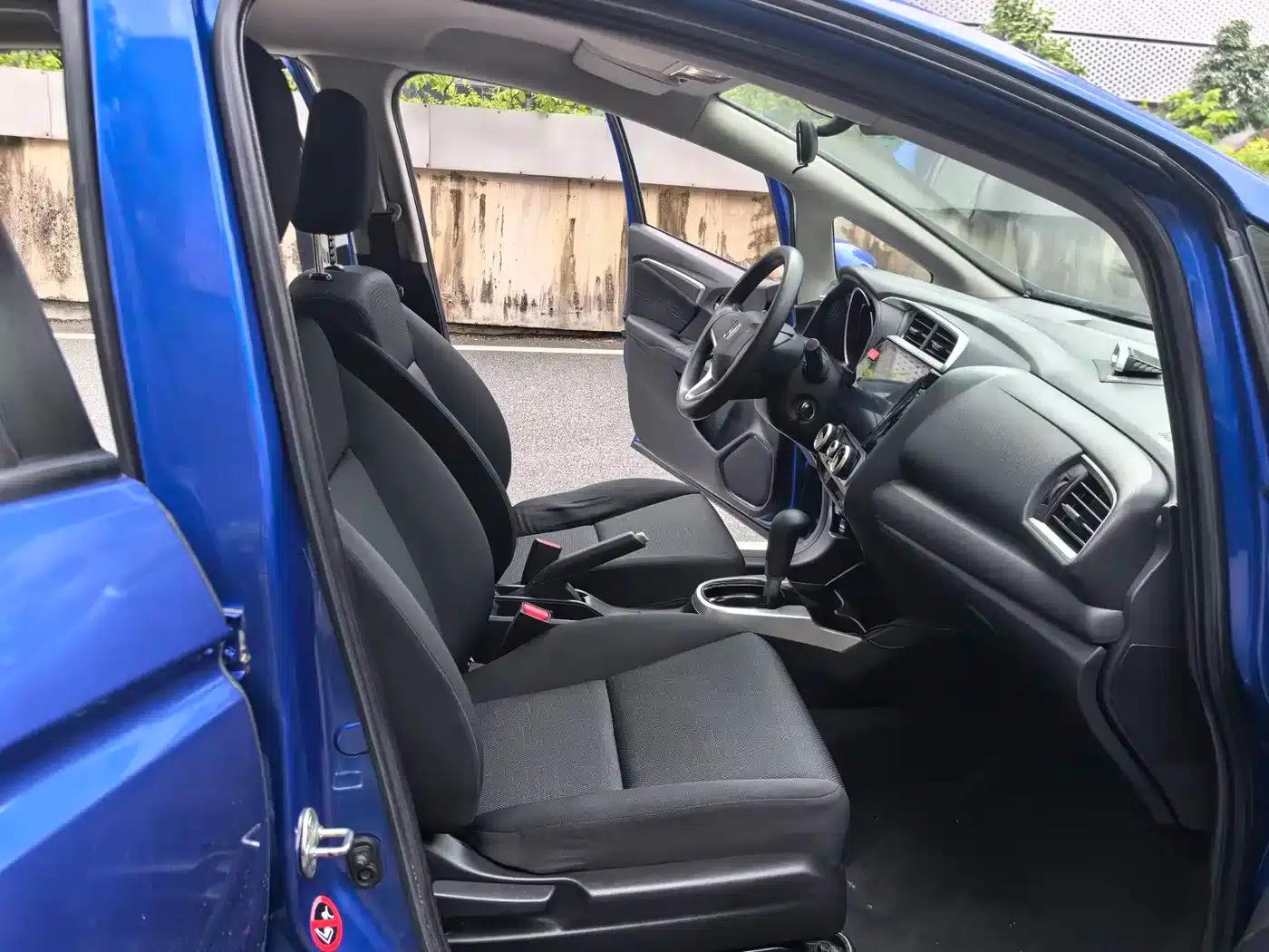 Honda Fit 2014 1.5L SE CVT Fashion Edition — миниатюра 23