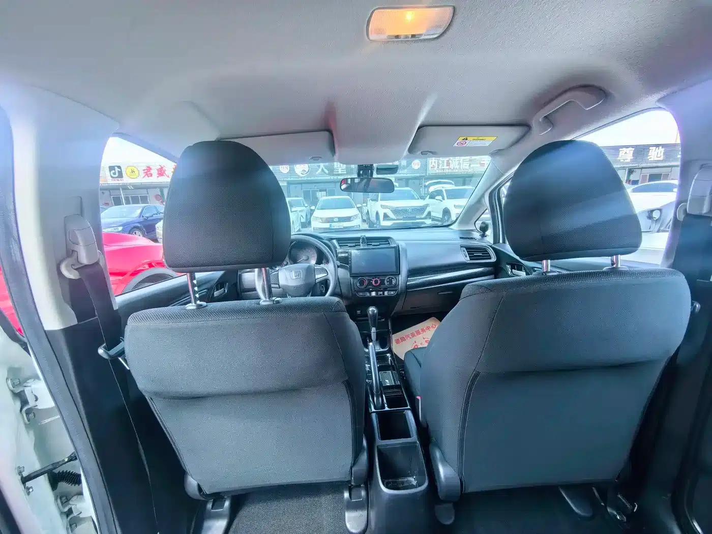 Honda Fit 2018 1.5L CVT Comfort Edition — миниатюра 23