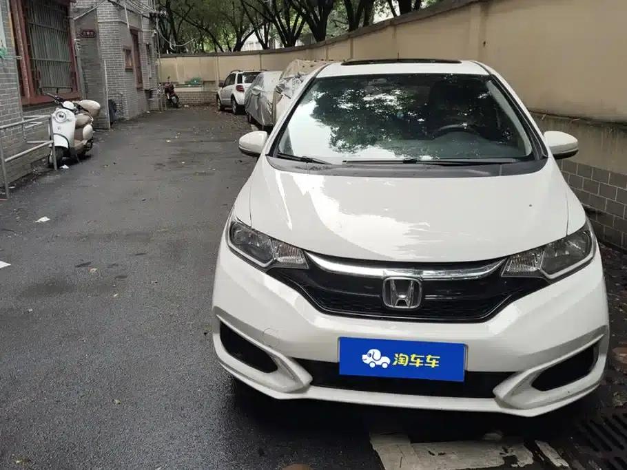 Honda Fit 2018 1.5L CVT Comfort Sunroof Edition — миниатюра 2