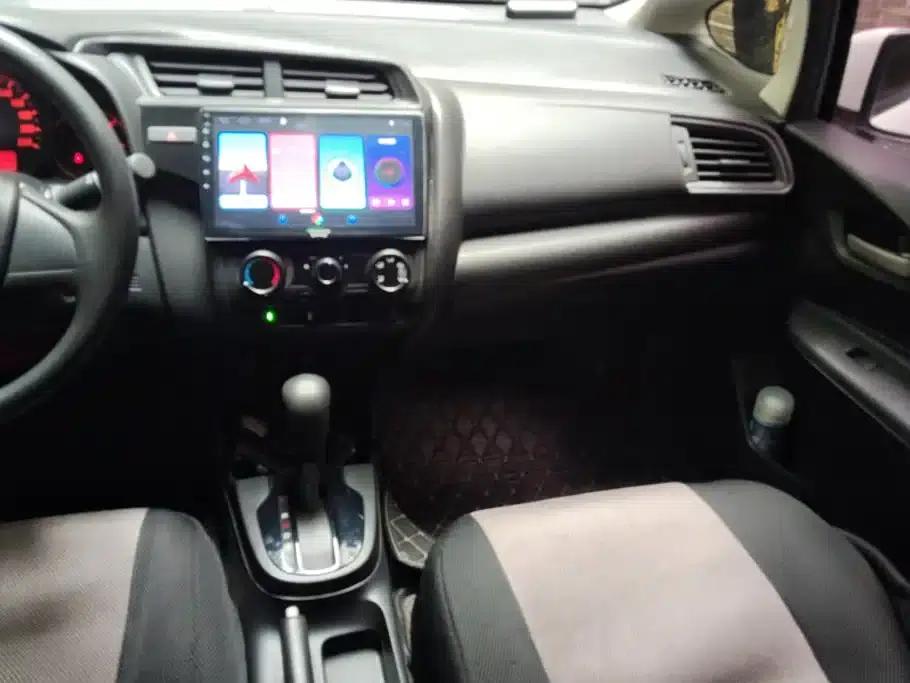 Honda Fit 2018 1.5L CVT Comfort Sunroof Edition — миниатюра 13