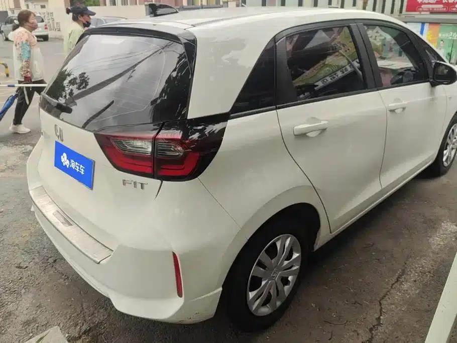Honda Fit 2021 1.5L CVT Trend Edition — миниатюра 3