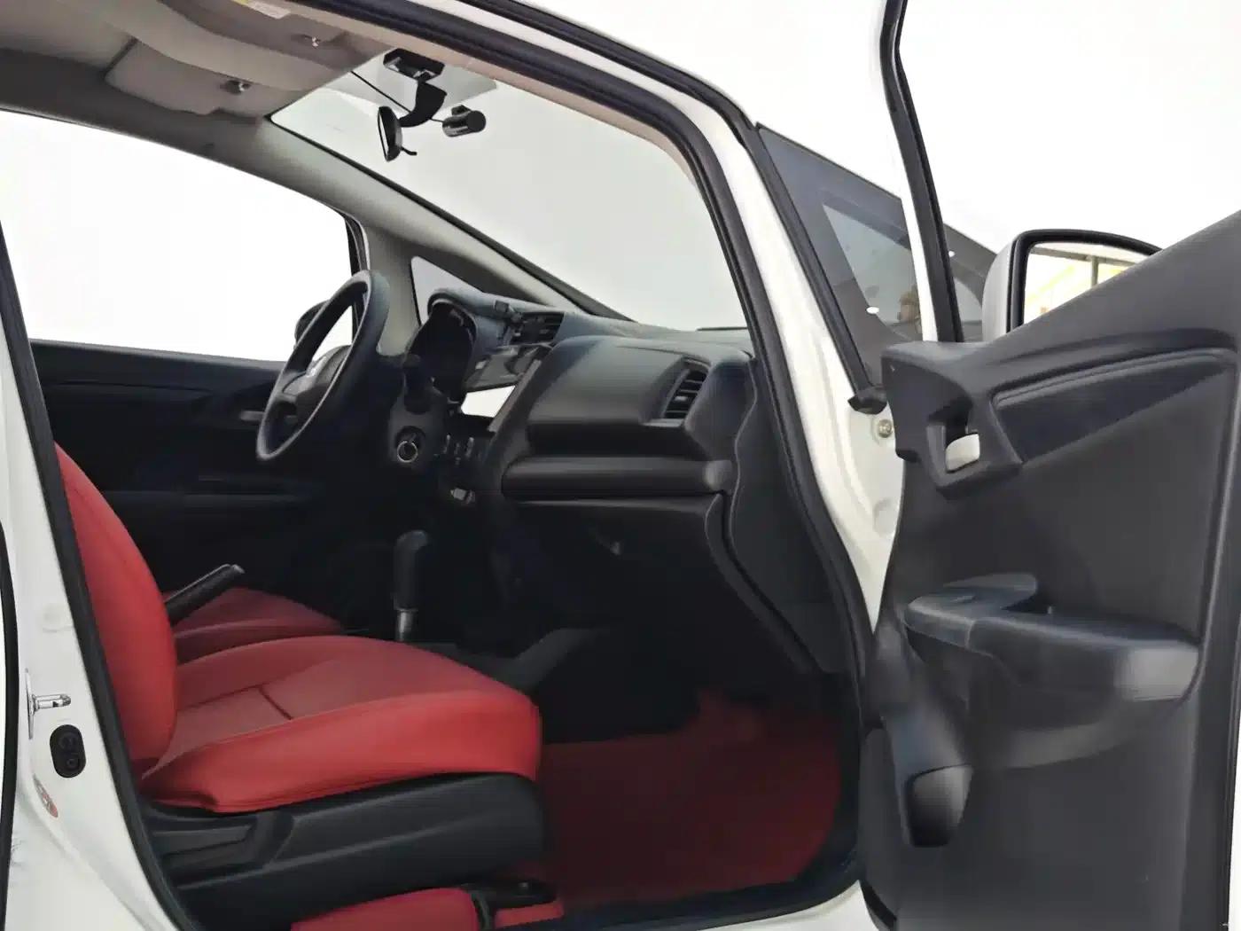 Honda Fit 2018 1.5L CVT Comfort Edition — миниатюра 16
