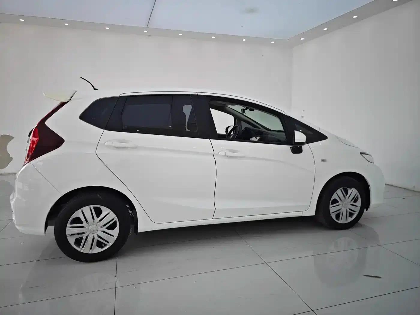 Honda Fit 2018 1.5L CVT Comfort Edition — миниатюра 18
