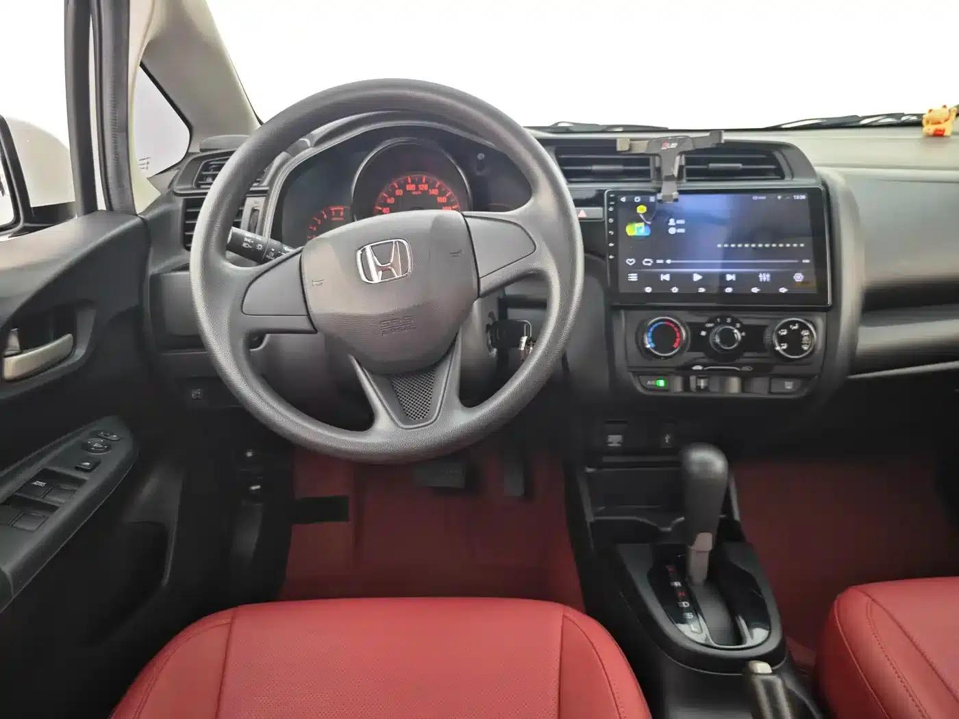 Honda Fit 2018 1.5L CVT Comfort Edition — миниатюра 21