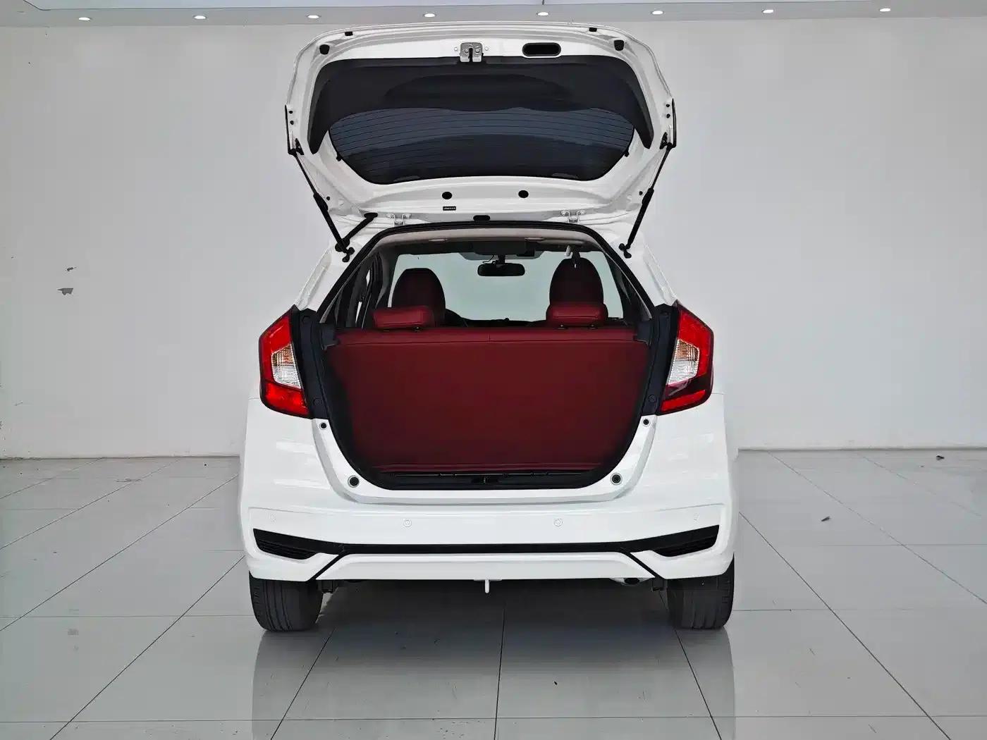 Honda Fit 2018 1.5L CVT Comfort Edition — миниатюра 27