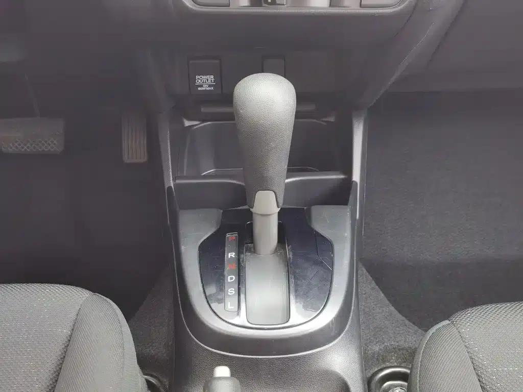 Honda Fit 2018 1.5L CVT Comfort Edition — миниатюра 13