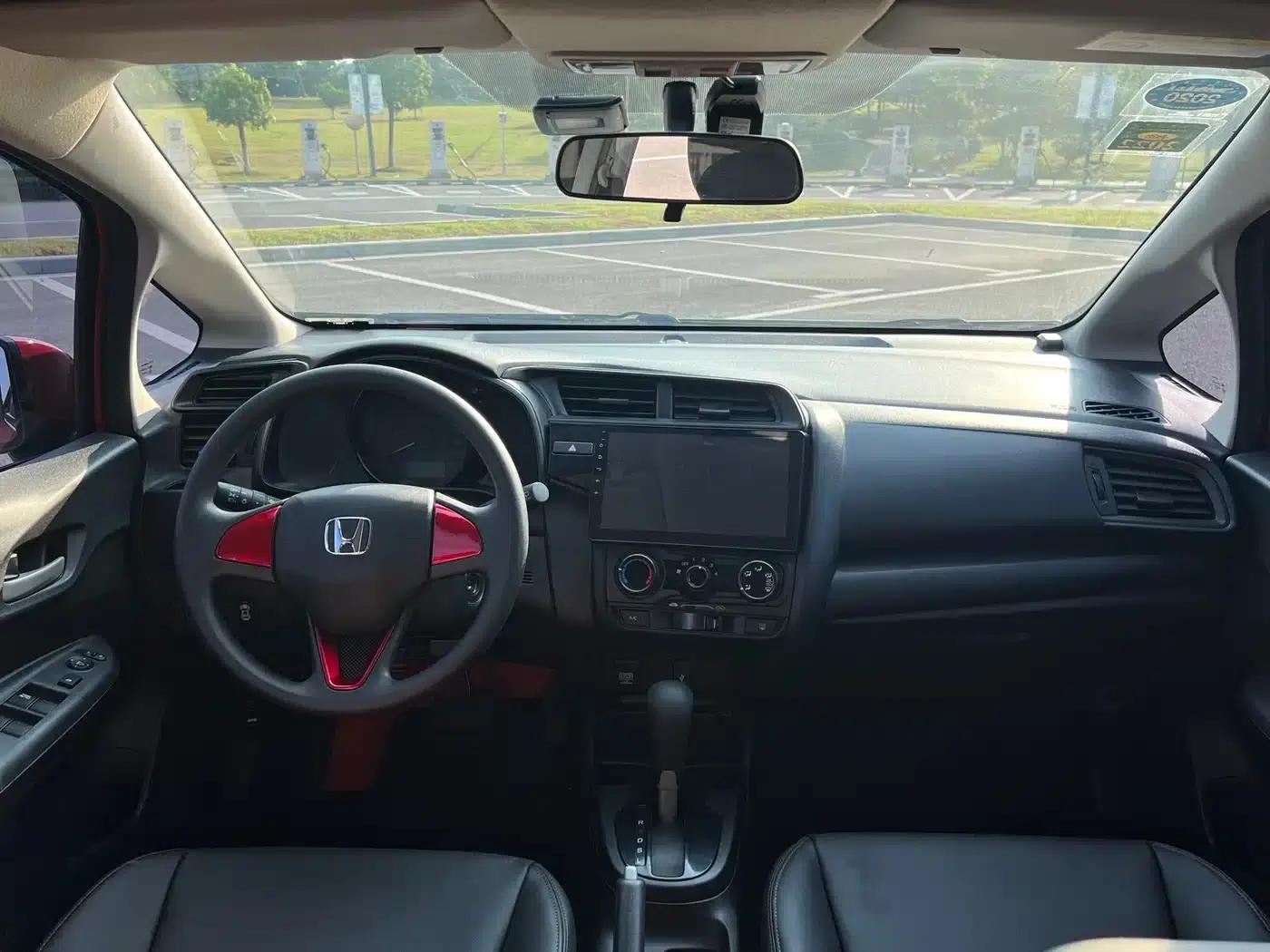 Honda Fit 2018 1.5L CVT Comfort Sunroof Edition — миниатюра 11