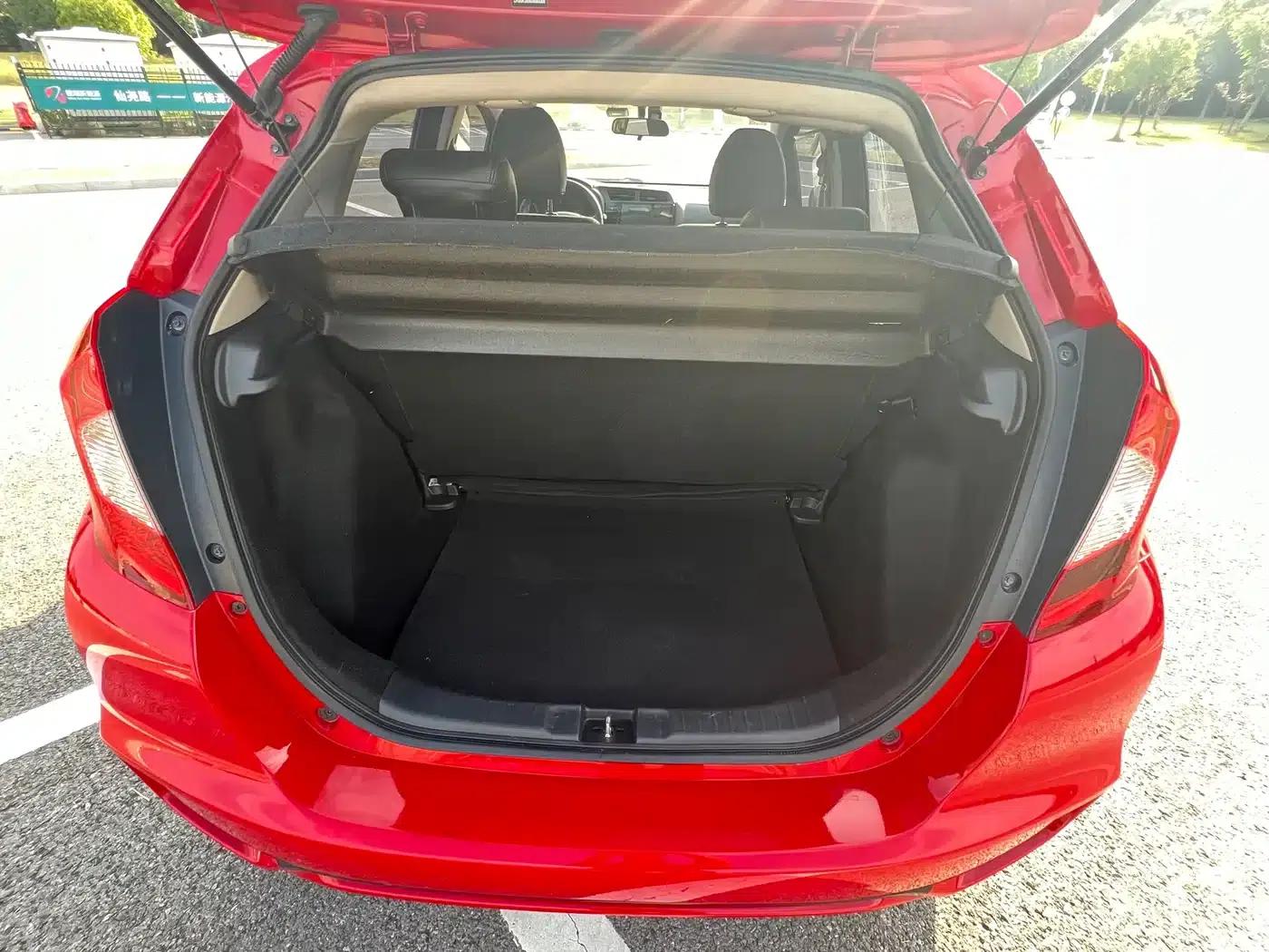 Honda Fit 2018 1.5L CVT Comfort Sunroof Edition — миниатюра 12
