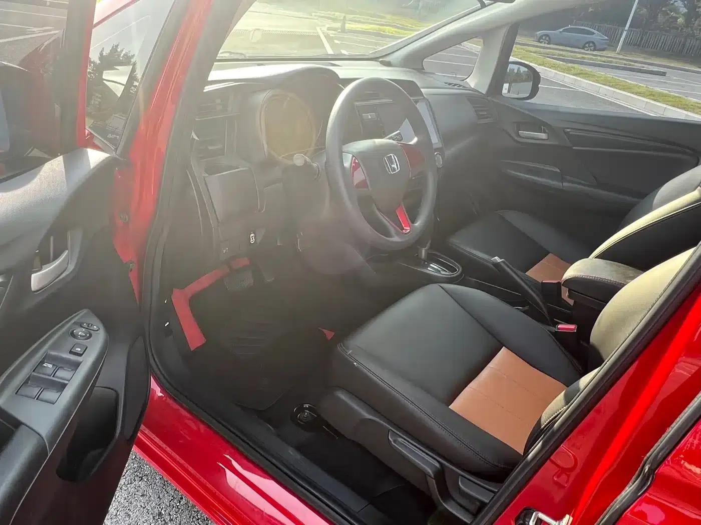 Honda Fit 2018 1.5L CVT Comfort Sunroof Edition — миниатюра 9