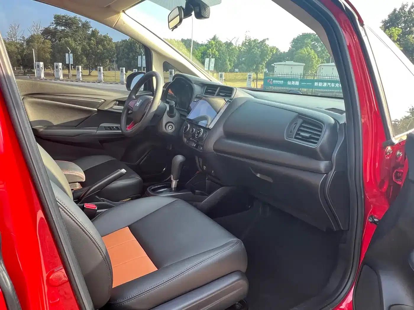 Honda Fit 2018 1.5L CVT Comfort Sunroof Edition — миниатюра 10