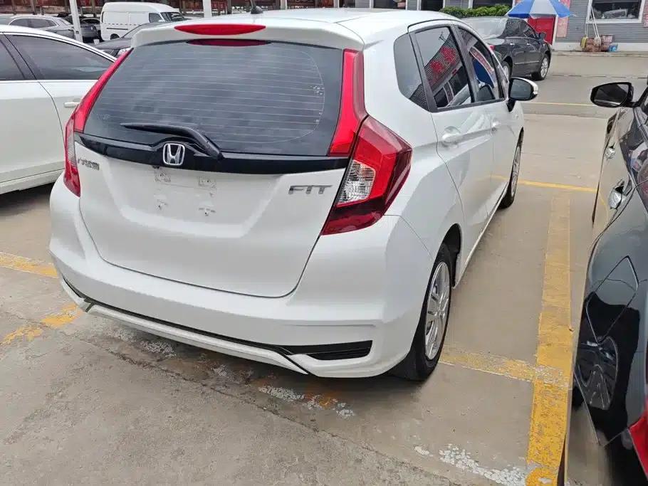 Honda Fit 2018 1.5L CVT Comfort Edition — миниатюра 3