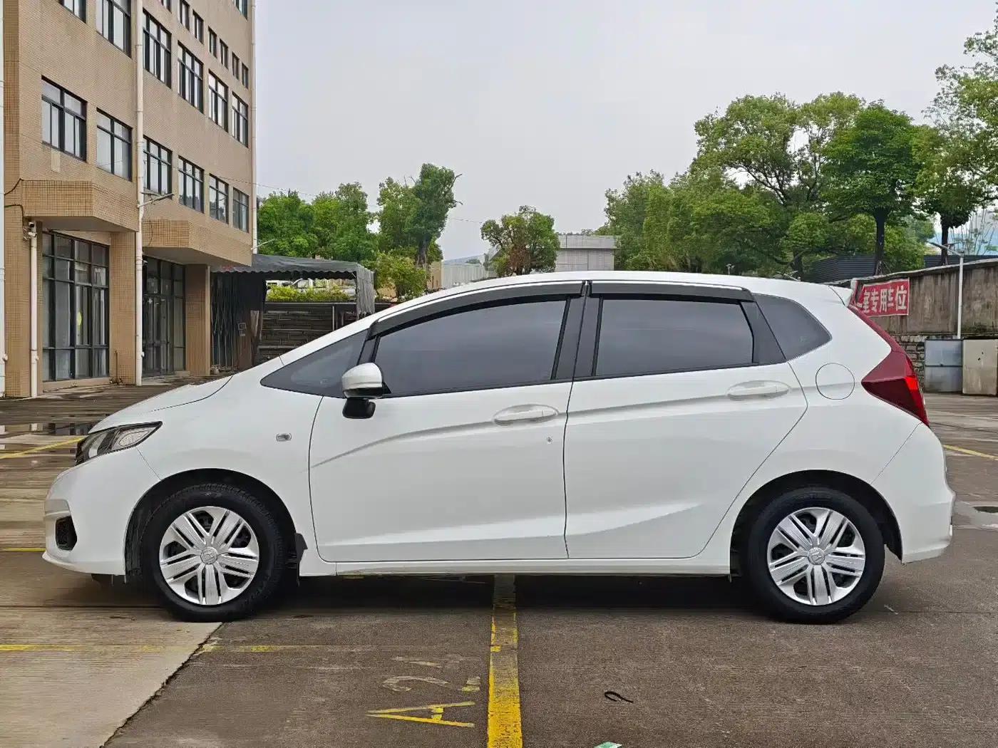 Honda Fit 2020 1.5L CVT Comfort Edition — миниатюра 7