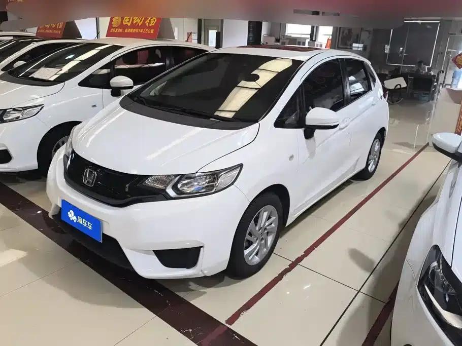 Honda Fit 2016 1.5L LXS CVT Comfort Sunroof Edition — миниатюра 1