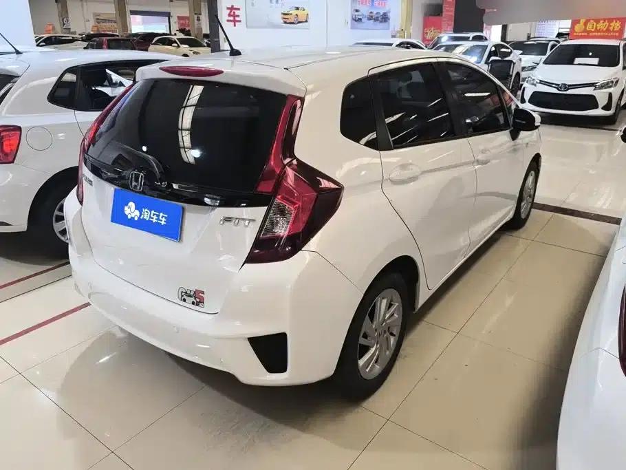 Honda Fit 2016 1.5L LXS CVT Comfort Sunroof Edition — миниатюра 3