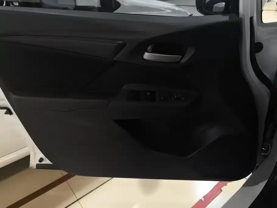 Honda Fit 2016 1.5L LXS CVT Comfort Sunroof Edition — миниатюра 7