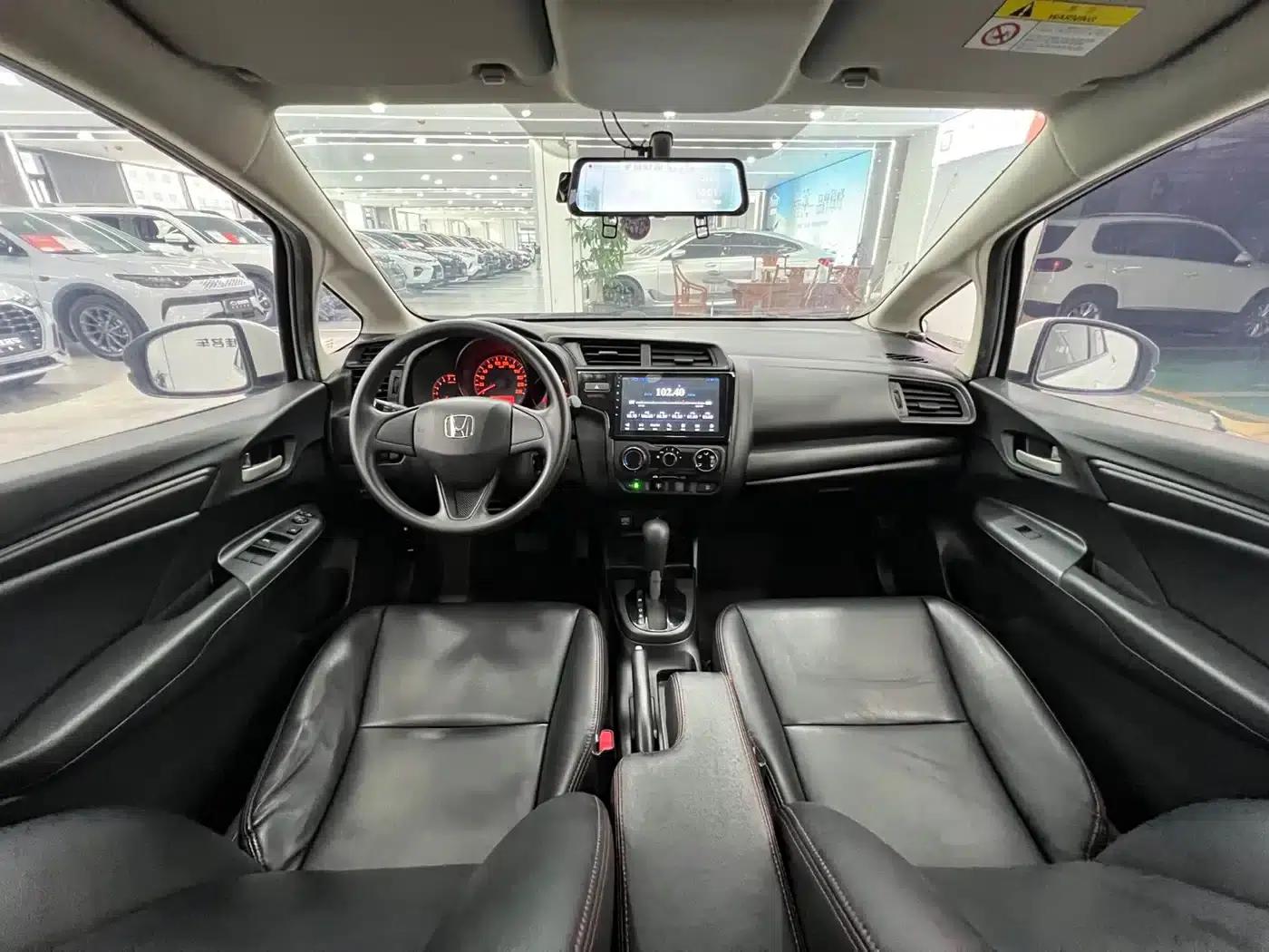 Honda Fit 2018 1.5L CVT Comfort Edition — миниатюра 12