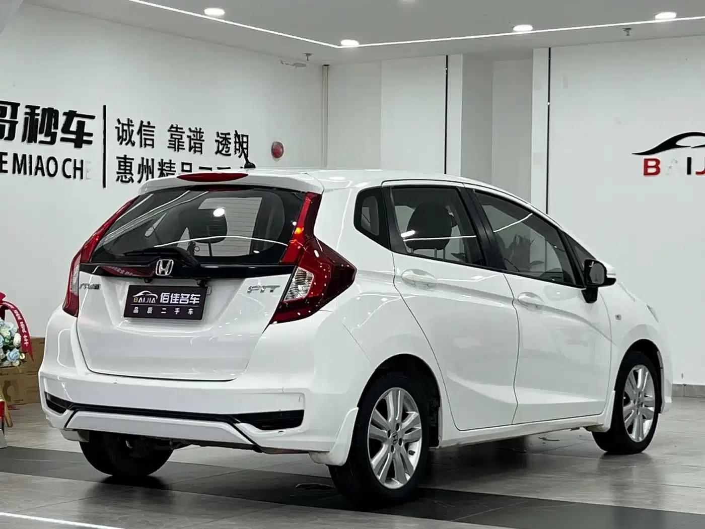 Honda Fit 2018 1.5L CVT Comfort Edition — миниатюра 5