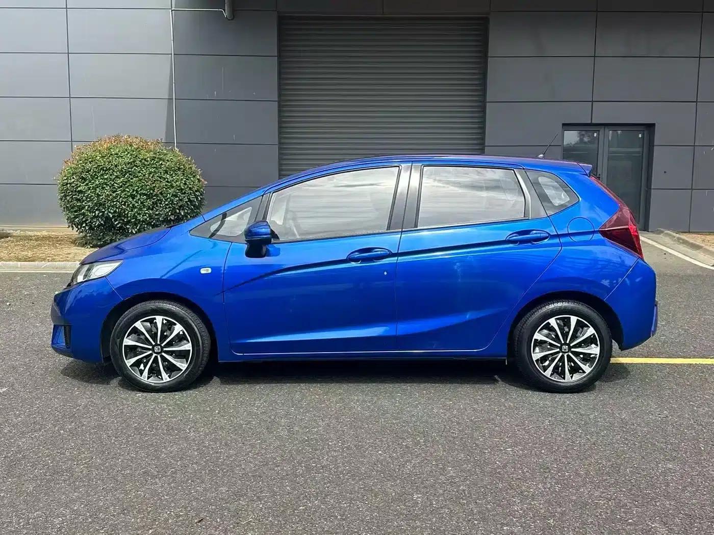Honda Fit 2016 1.5L LXS CVT Comfort Sunroof Edition — миниатюра 3