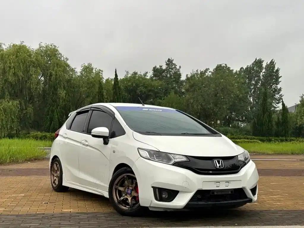 Honda Fit 2014 1.5L LX Manual Comfort Model — миниатюра 3