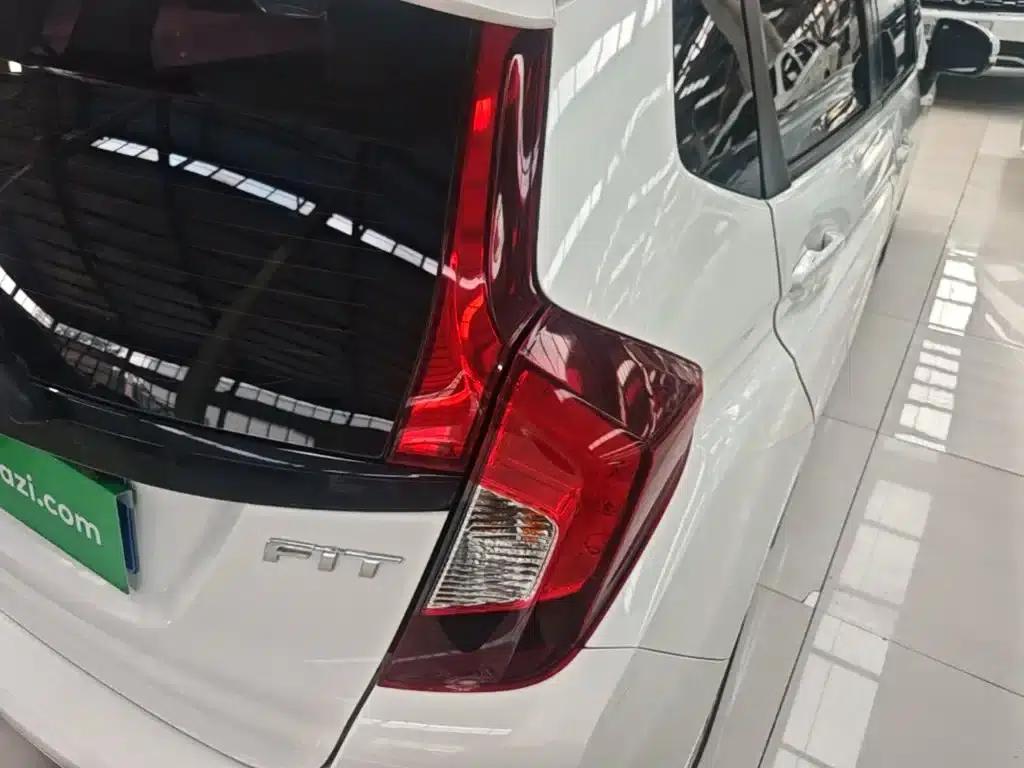 Honda Fit 2018 1.5L CVT Comfort Sunroof Edition — миниатюра 8