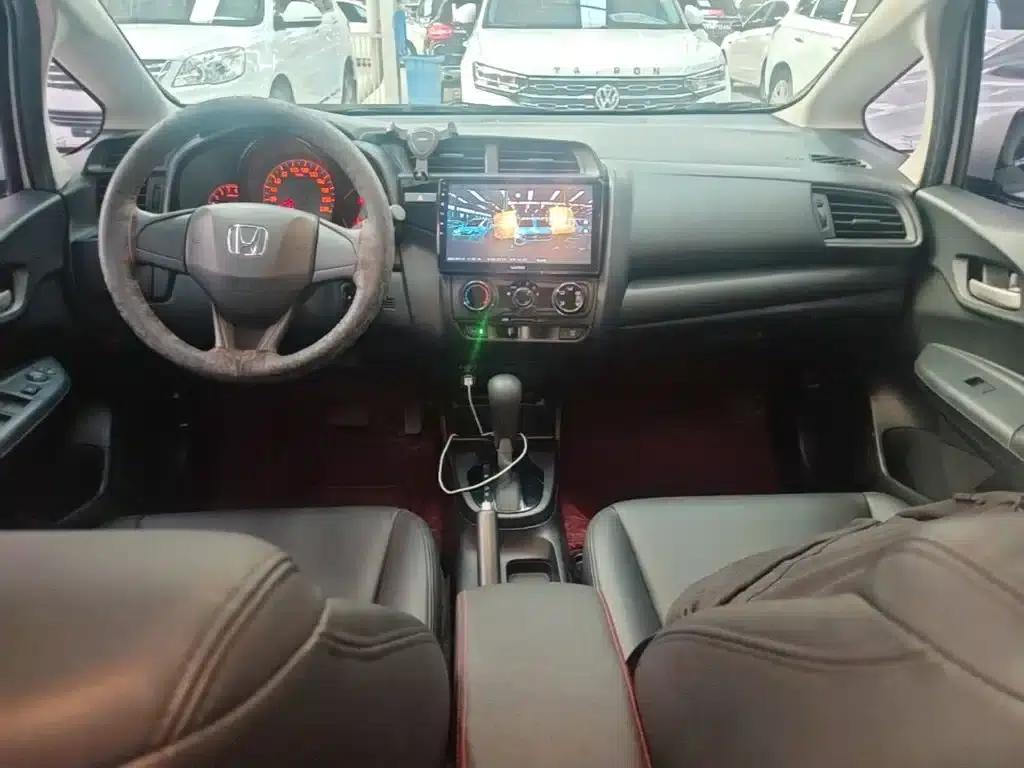 Honda Fit 2018 1.5L CVT Comfort Sunroof Edition — миниатюра 10