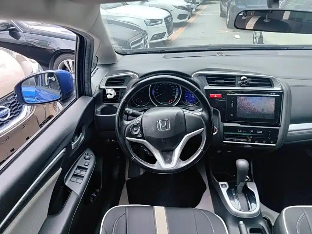Honda Fit 2014 1.5L EXLI CVT Leading Edition — миниатюра 10