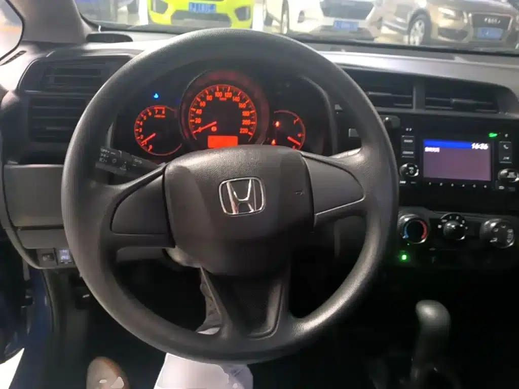 Honda Fit 2018 1.5L CVT Comfort Edition — миниатюра 11