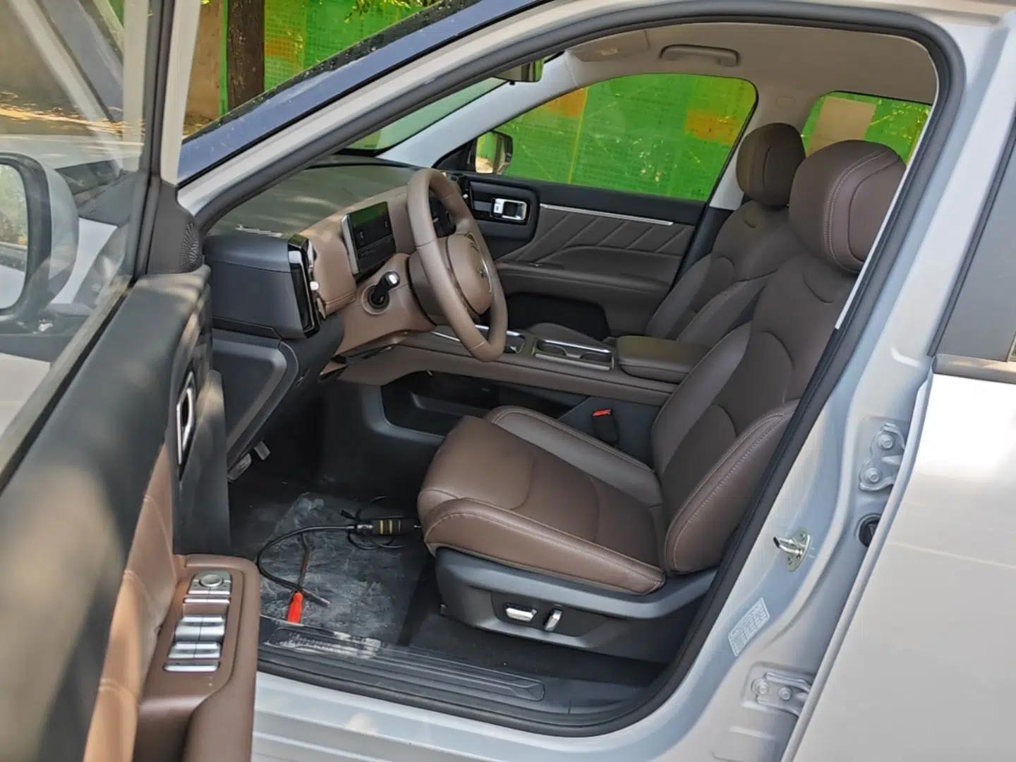 Wuling Xingguang 560 New Energy 2026 Model, Plug-in Hybrid, 125 km, Luxury Version — миниатюра 23