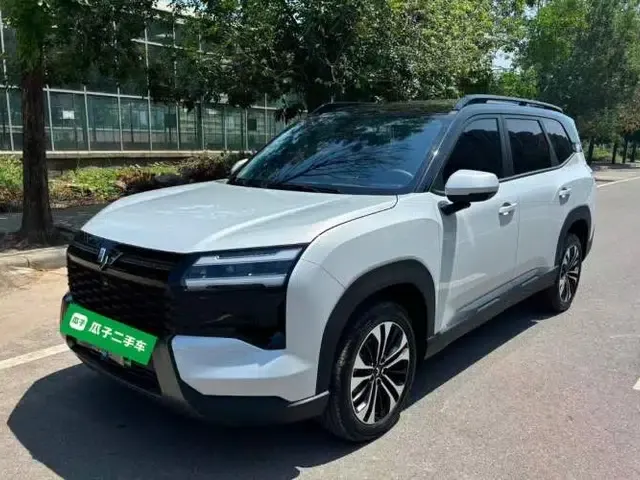 Wuling Xingguang 560 New Energy 2026 Model, Plug-in Hybrid, 125 km, Luxury Version