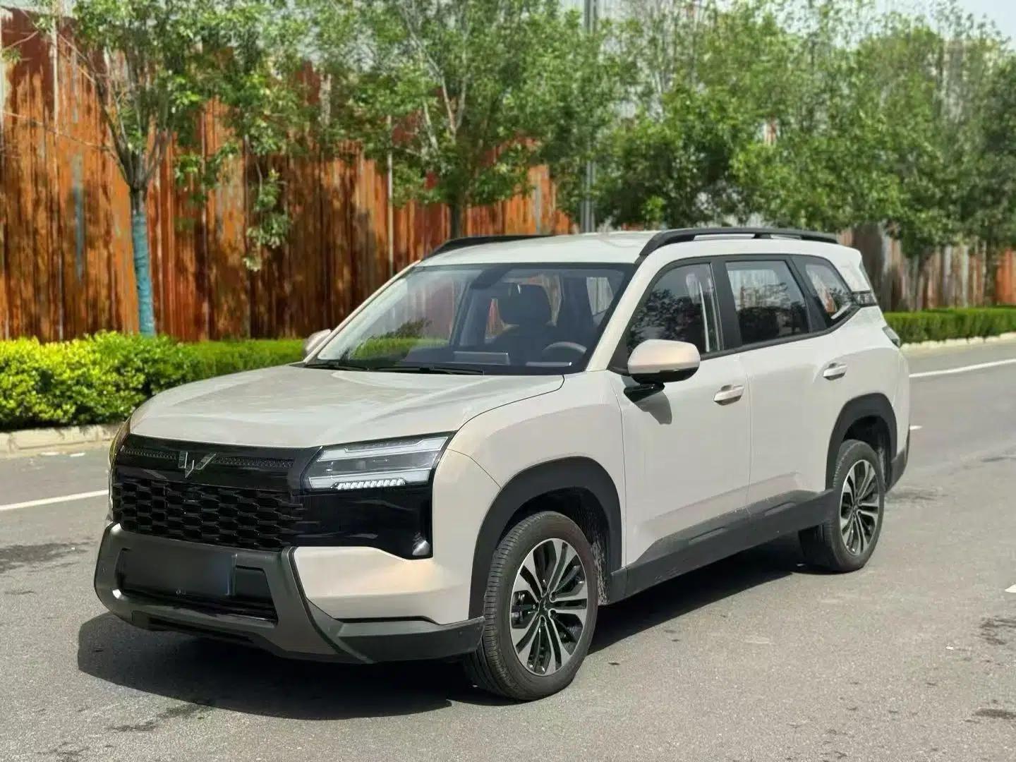 Wuling Xingguang 560 New Energy 2026 Model, Plug-in Hybrid, 125 km, Luxury Version — миниатюра 1
