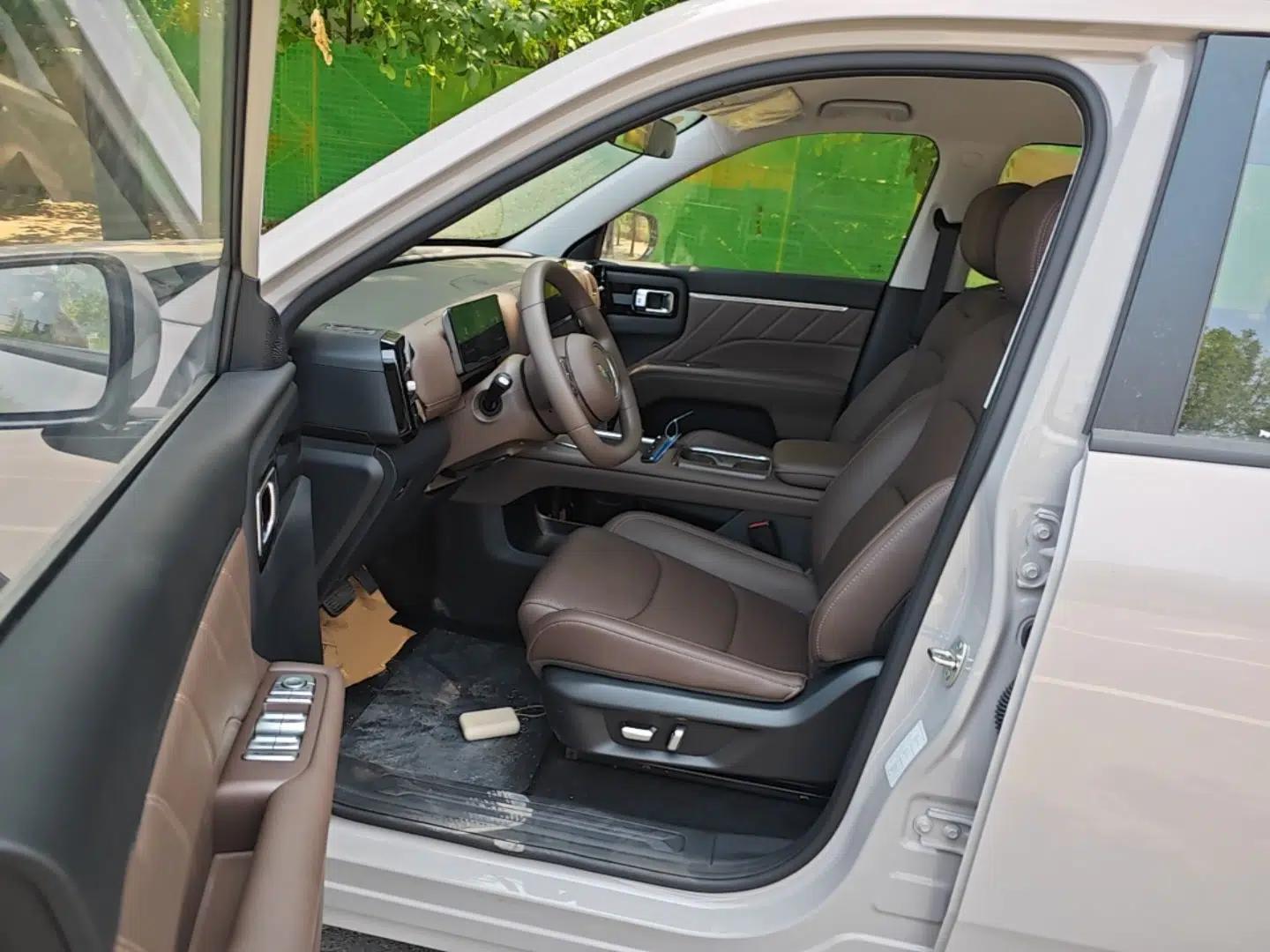 Wuling Xingguang 560 New Energy 2026 Model, Plug-in Hybrid, 125 km, Luxury Version — миниатюра 23