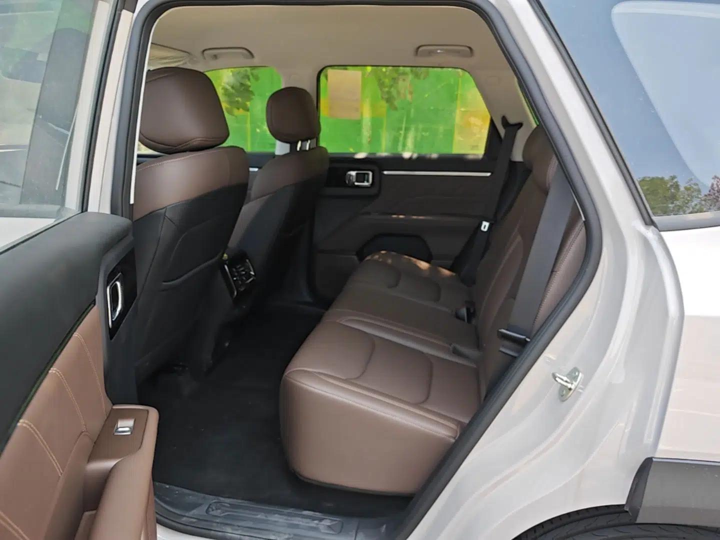 Wuling Xingguang 560 New Energy 2026 Model, Plug-in Hybrid, 125 km, Luxury Version — миниатюра 25