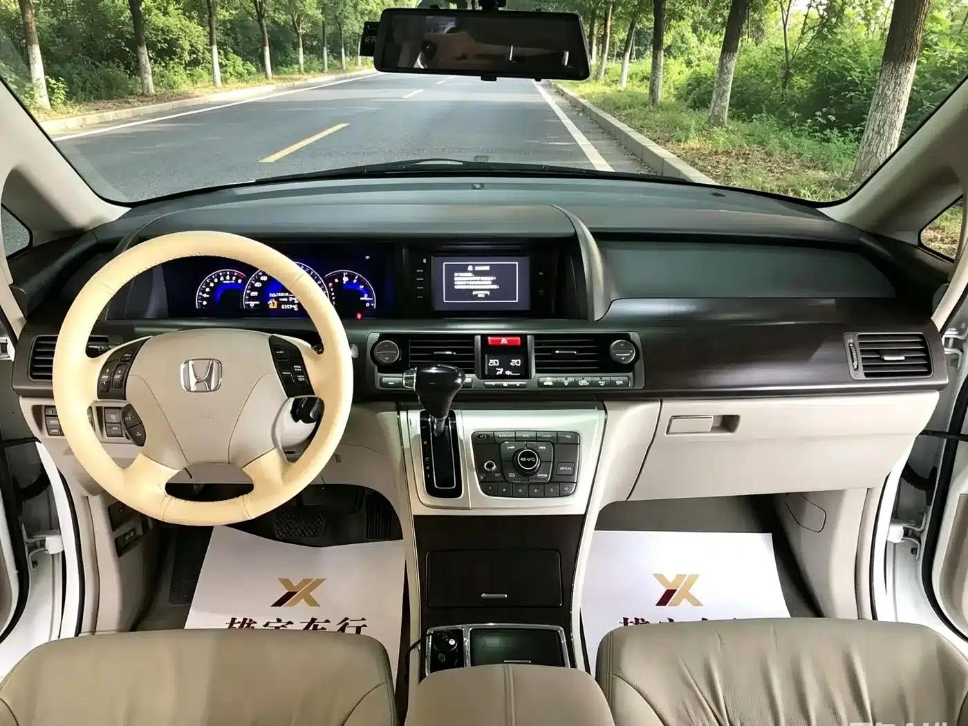Elysion 2015 2.4L VTi-S Premium Edition — миниатюра 8