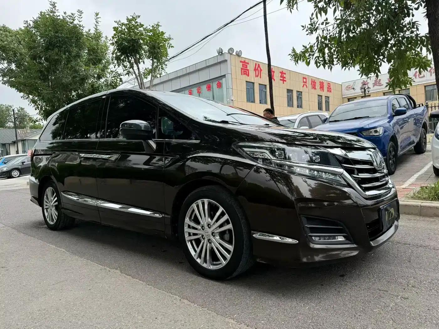Elysion 2016 2.4L Supreme Edition — миниатюра 3