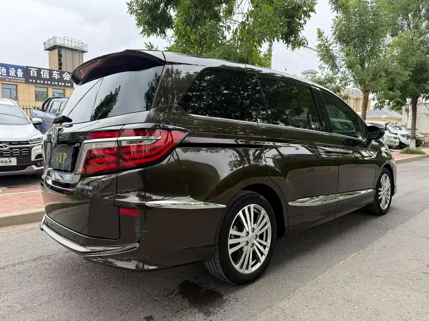 Elysion 2016 2.4L Supreme Edition — миниатюра 9