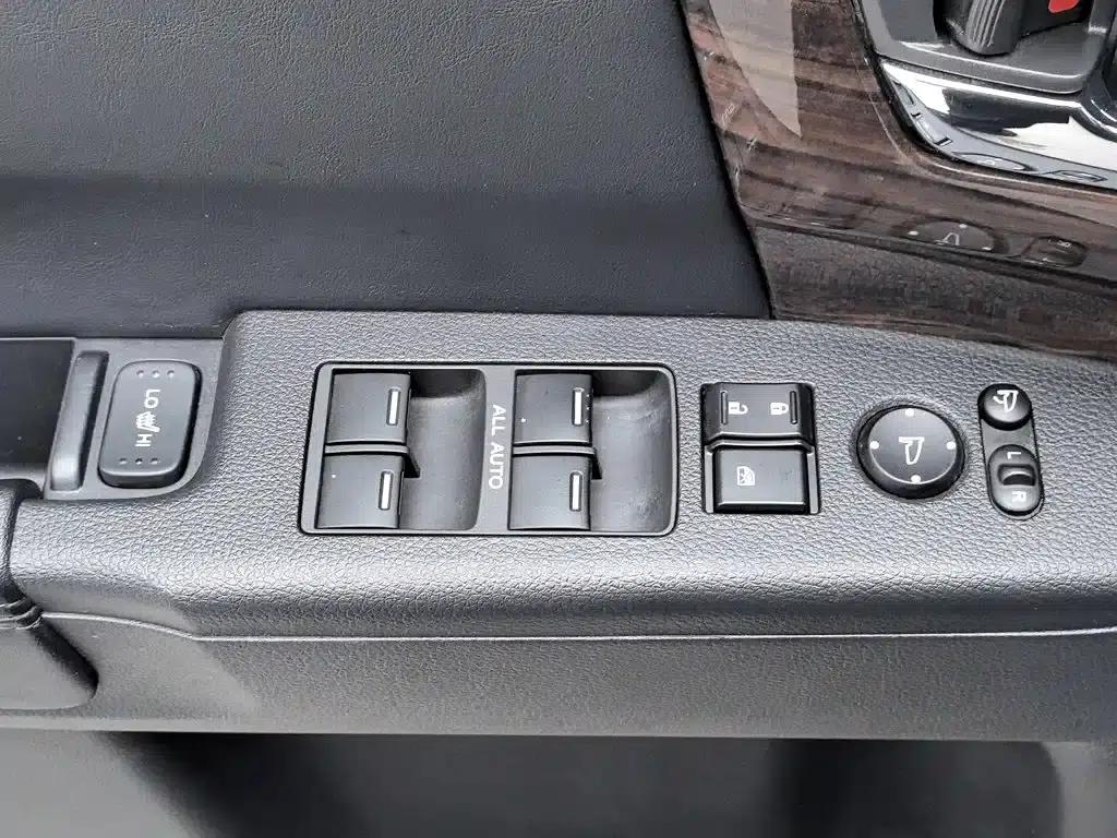 Elysion 2016 2.4L Luxury Edition — миниатюра 9