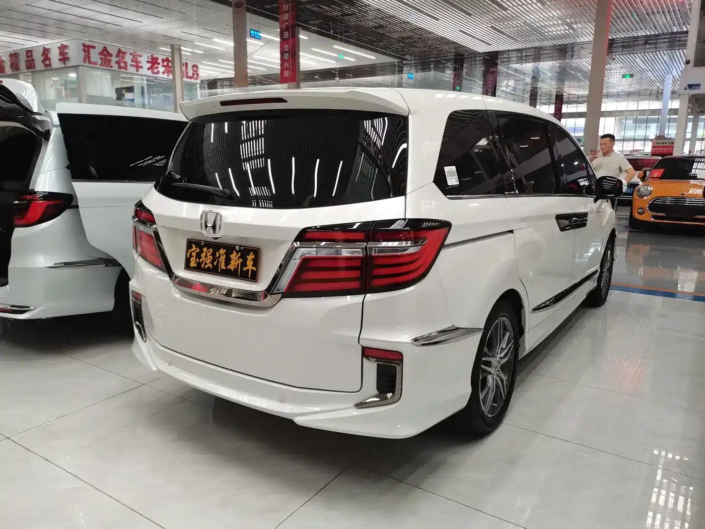 Elysion 2019 2.0L Hybrid Supreme Edition — миниатюра 8