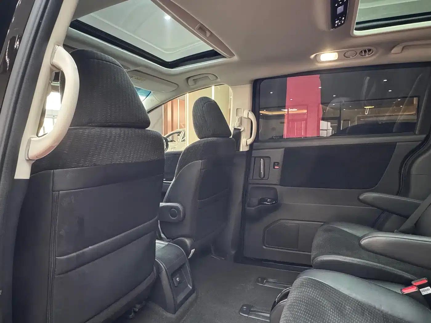 Elysion 2024 2.0L e:HEV Comfort Edition — миниатюра 15