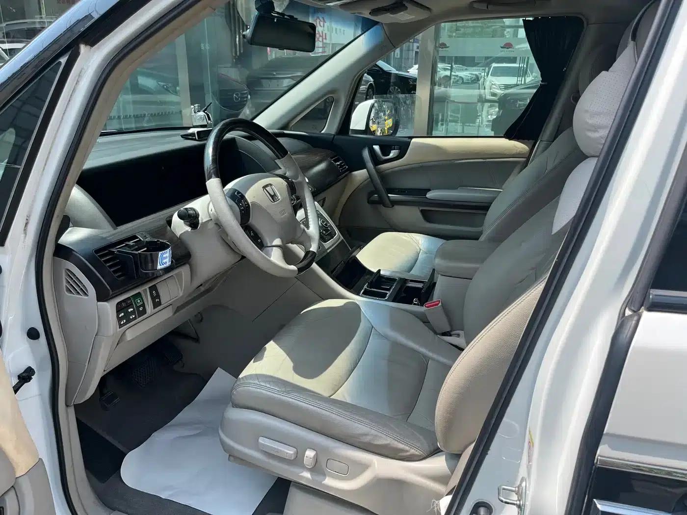 Elysion 2015 2.4L VTi-S Premium Edition — миниатюра 7