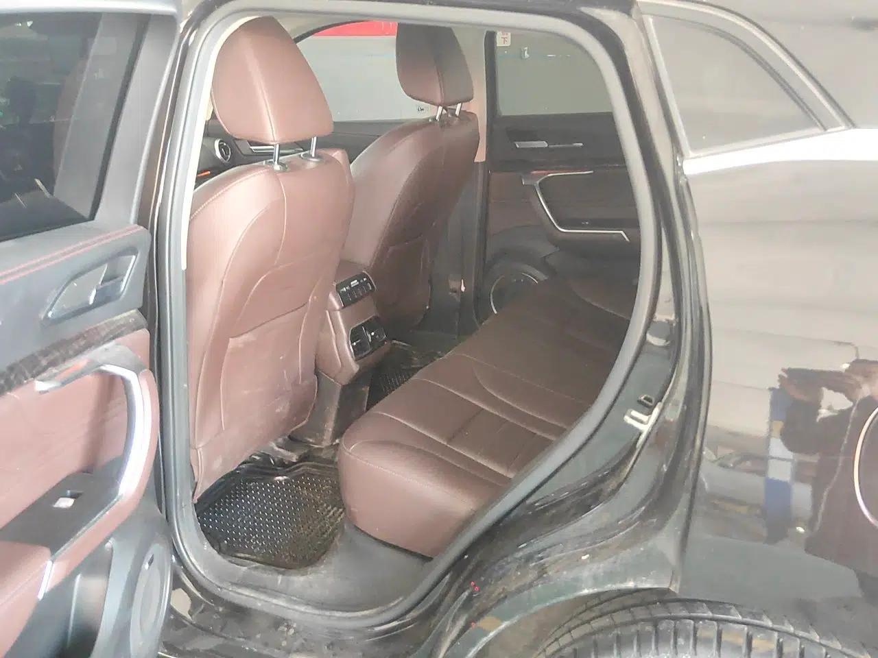 Wey VV5 2019 Upgraded Model 2.0T Two-Wheel Drive Ultra-Luxury Version China V Standard — миниатюра 17