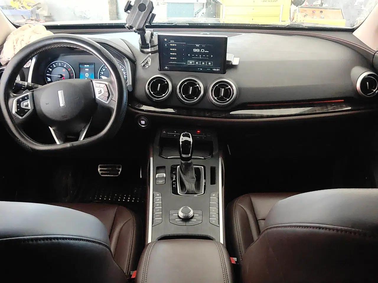 Wey VV5 2019 Upgraded Model 2.0T Two-Wheel Drive Ultra-Luxury Version China V Standard — миниатюра 9