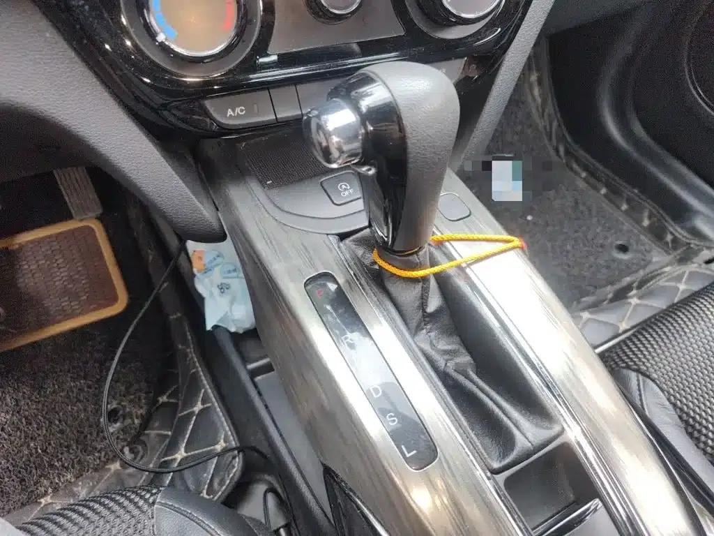 Honda XR-V 2015 1.8L EXi CVT Comfort Edition — миниатюра 10