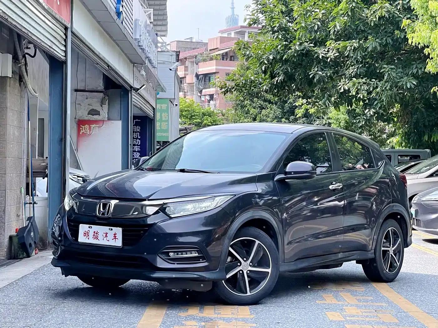 Vezel 2020 1.5L CVT Luxury Edition — миниатюра 1