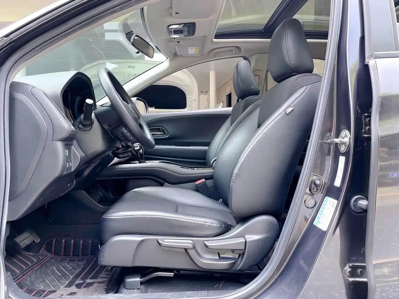 Vezel 2020 1.5L CVT Luxury Edition — миниатюра 6