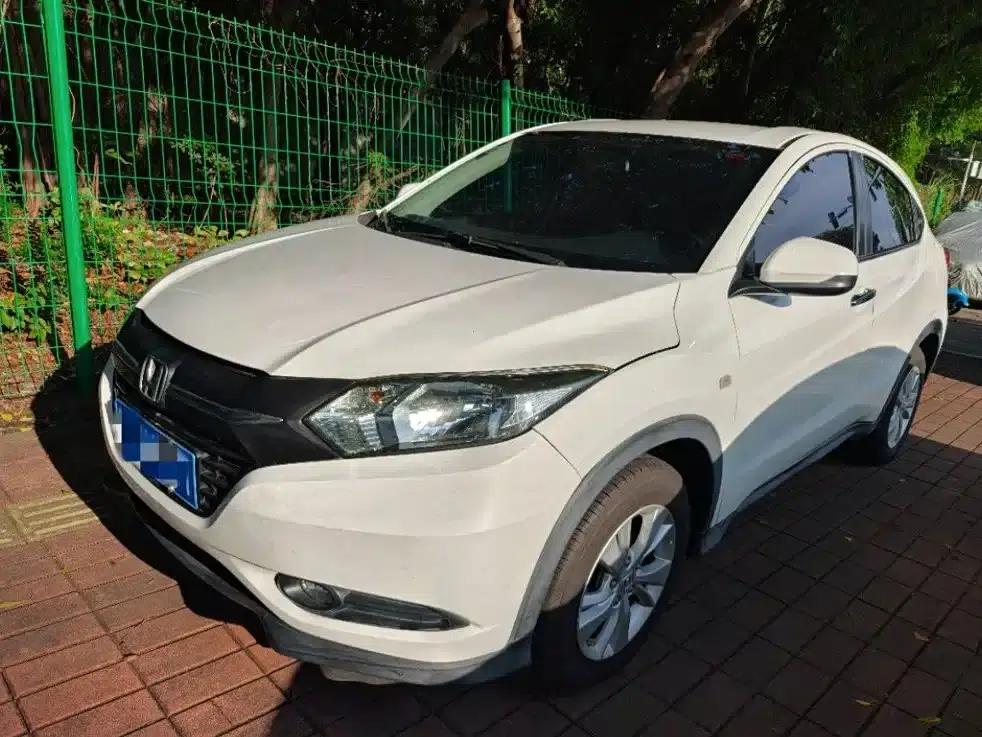 Vezel 2017 1.5L CVT 2WD Comfort Model — миниатюра 1